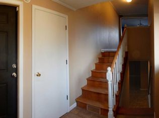 1032 W Chestnut St, Junction City, KS 66441