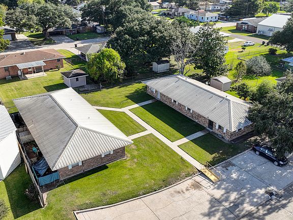 2nd image of 105 & 107 S Voltaire Ave
