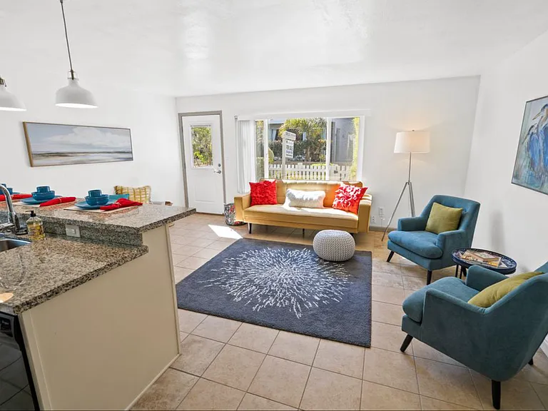 830 Jamaica Ct — Photo 4