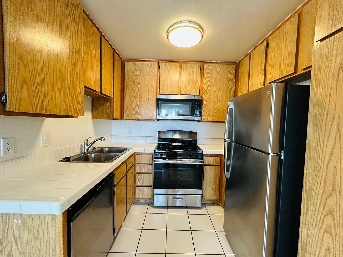 10520 National Blvd — Photo 3