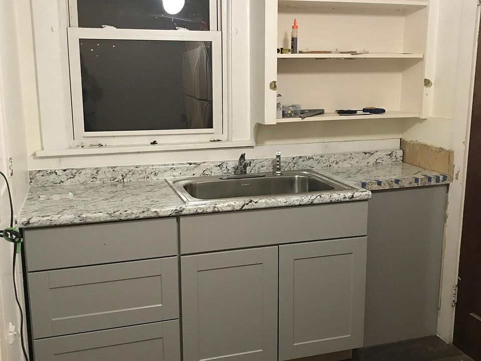 1st image of 701 6th St APT 4