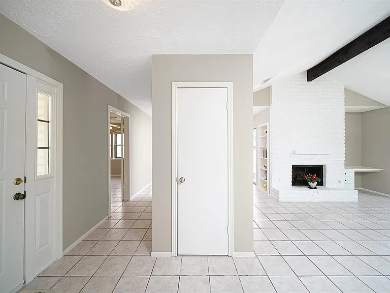 3123 Sam Houston Dr — Photo 3