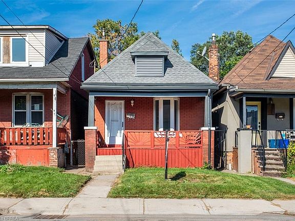 2nd image of 111 Hillyard St