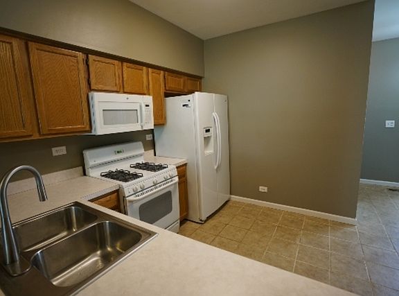5th image of 2813 Odlum Dr