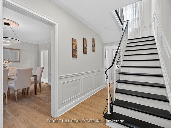 3rd image of 603 Spadina Rd