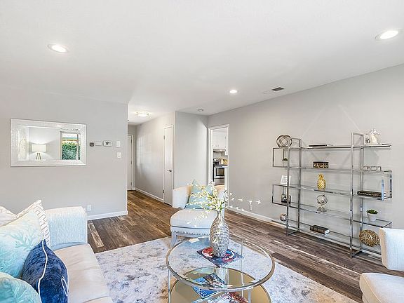 3rd image of 1048 Durness Pl