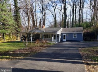 2863 Graham Rd, Falls Church, VA 22042