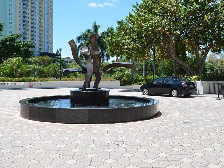 2333 Brickell Ave #812 — Photo 12