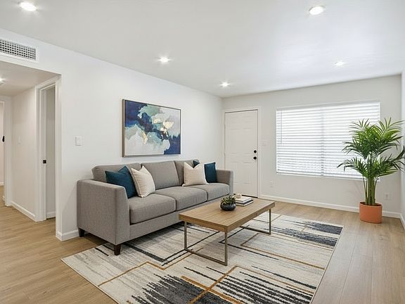 3rd image of 2635 N Hayden Rd #2007