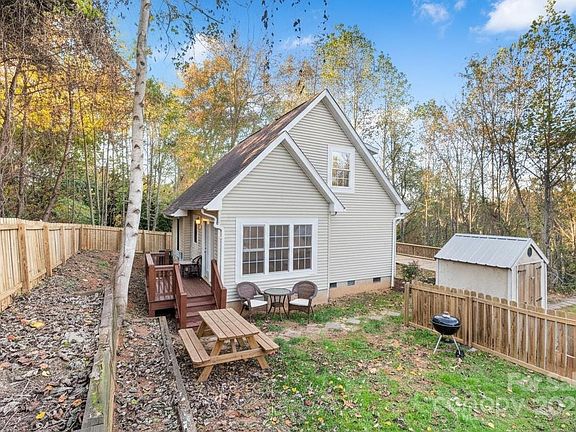 2nd image of 124 Sleepy Forest Dr