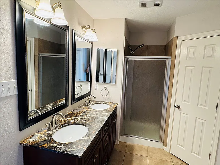5935 Wildbriar Ln — Photo 12