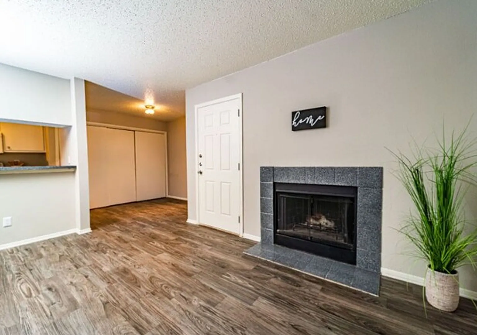 Bromley Granbury — Photo 1