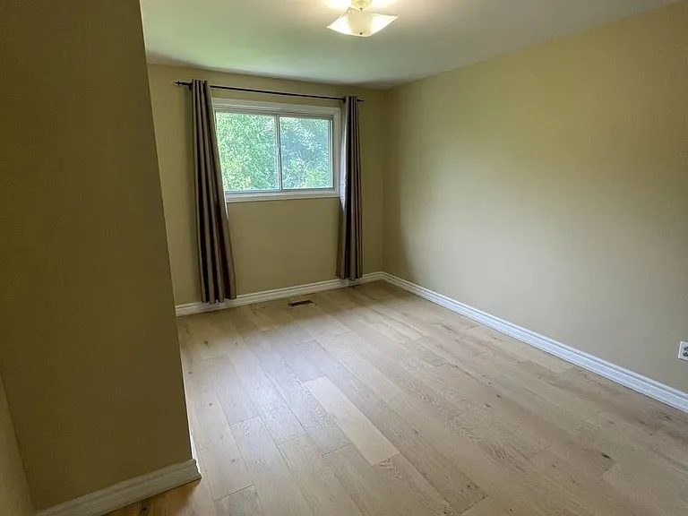 280 McNicoll Ave #UPPER — Photo 8