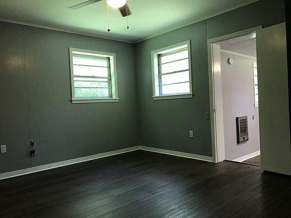 5th image of 6 Leonard Dr