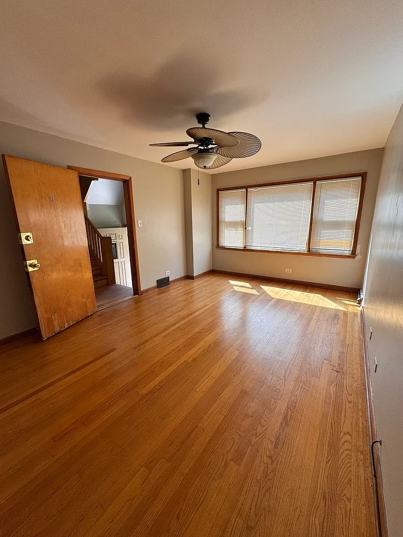 2 bed, 1015 sqft, $1,350 — Photo 3