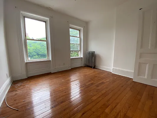 Rented by Capri Jet Realty Corp | media 7