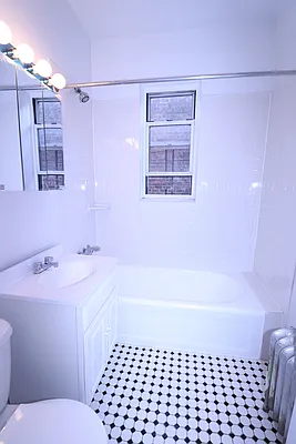 Rented by Oxford Property Group | media 7