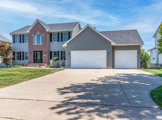 5581 Kristi Ln, Bettendorf, IA 52722
