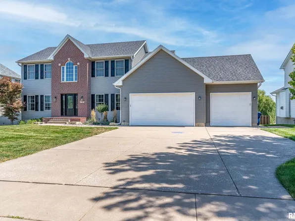 5581 Kristi Ln, Bettendorf, IA 52722