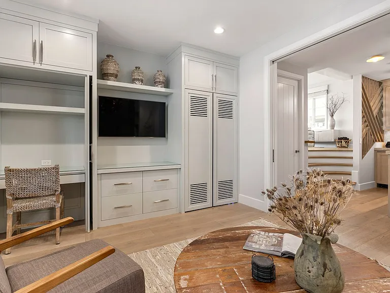 1215 E Balboa Blvd — Photo 13