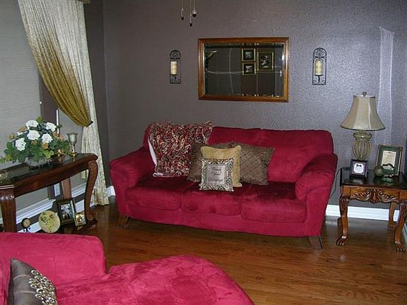 3rd image of 4405 Shadow Oak Dr