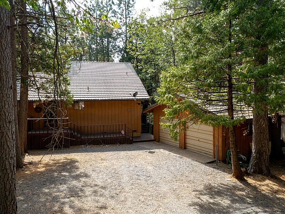 2nd image of 30578 Sleepy Hollow Dr