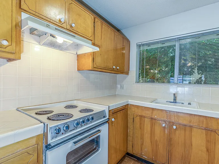 Quail Hill Apartments — Photo 8
