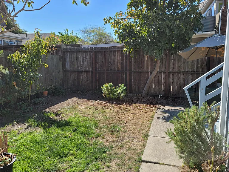 5917 Howell St — Photo 13