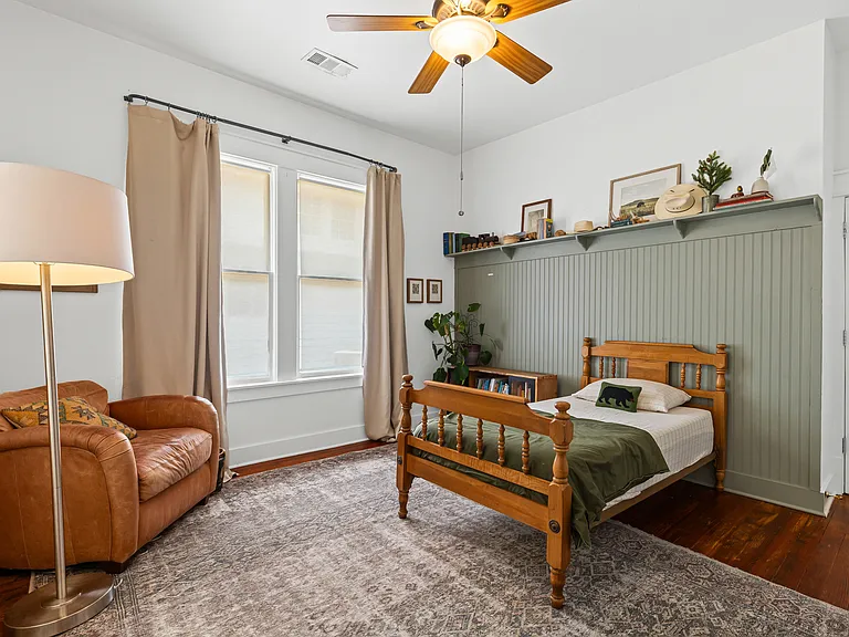 2260 Fairmount Ave — Photo 27