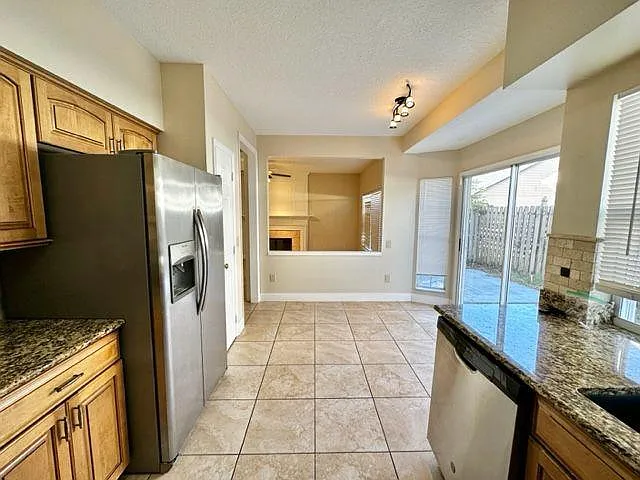 955 W Charing Cross Cir — Photo 11