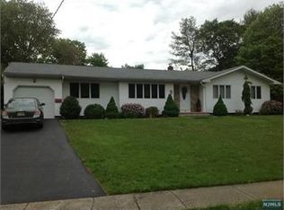 9 Vernon Ct, Wayne, NJ 07470