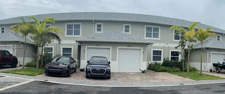 4215 Gulfstream Rd — Photo 2