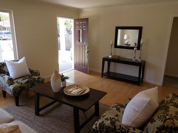 4th image of 1371 San Carlos Ave