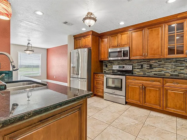 15109 Springview St — Photo 3