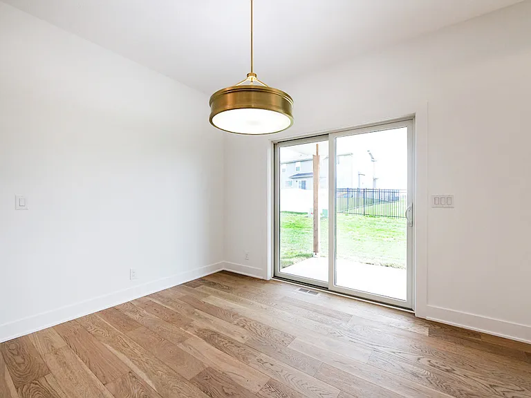 12605 Glenn St — Photo 18
