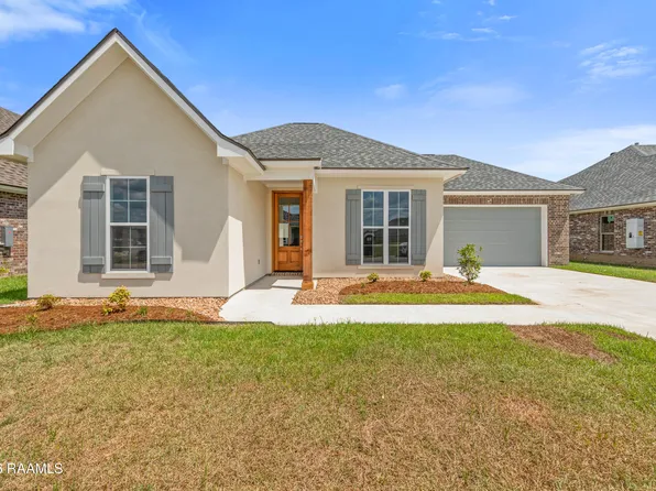 103 Central Village Way, Youngsville, LA 70592
