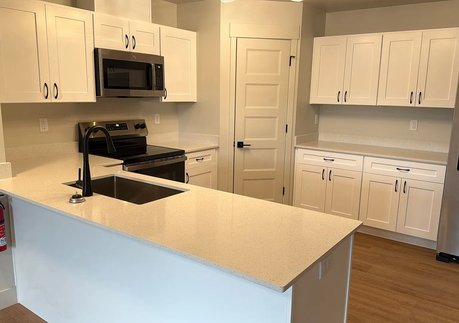 2 bed 2 bath apartment — Photo 3