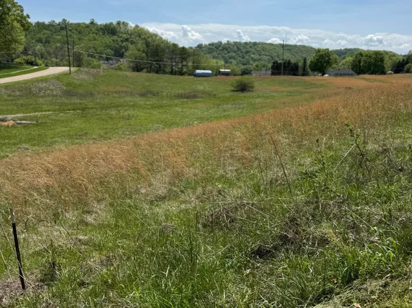 3840 Lake Valley Rd, Kingsport, TN 37664