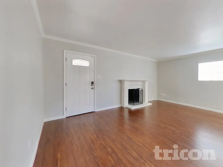 2754 Mayfair Ave — Photo 4