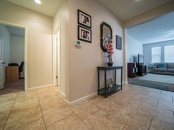 4th image of 1818 W Burgundy Way