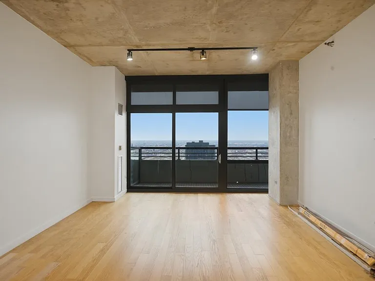 235 W Van Buren St #4507 — Photo 11