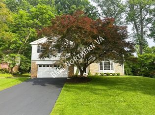404 Onondio Cir SE, Vienna, VA 22180