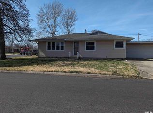 1107 S 18th St, Pekin, IL