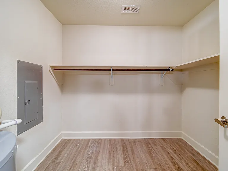 Granite Pointe Apartment Homes — Photo 10