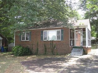 855 Dennis Dr, Forest Park, GA 30297