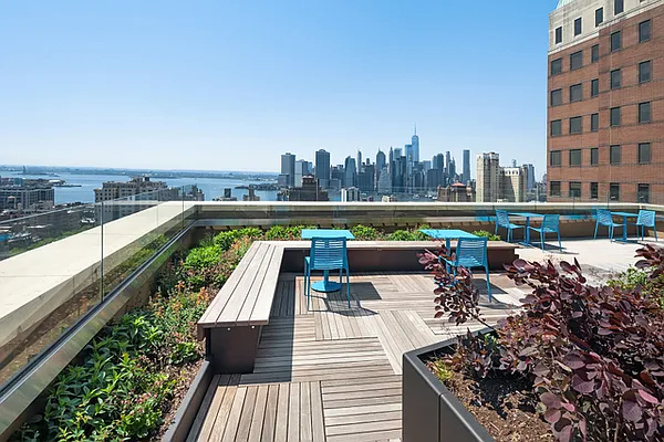 Rented by Compass | media 40