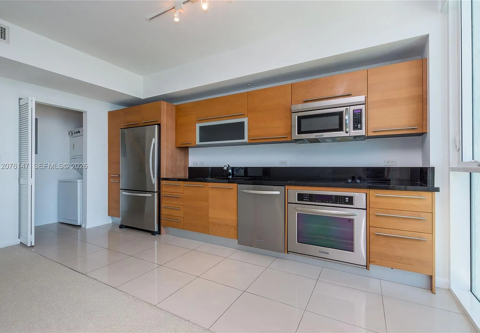 Vizcayne South Condo — Photo 4