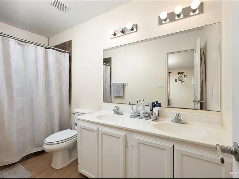 3213 Princeton Ave — Photo 10