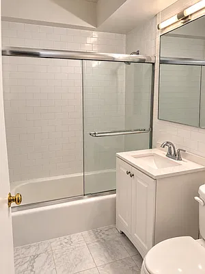 Bathroom, photo 1