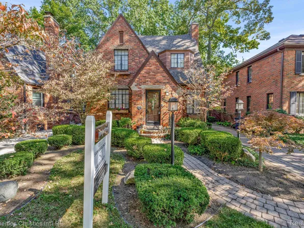 20150 Lichfield Rd, Detroit, MI 48221